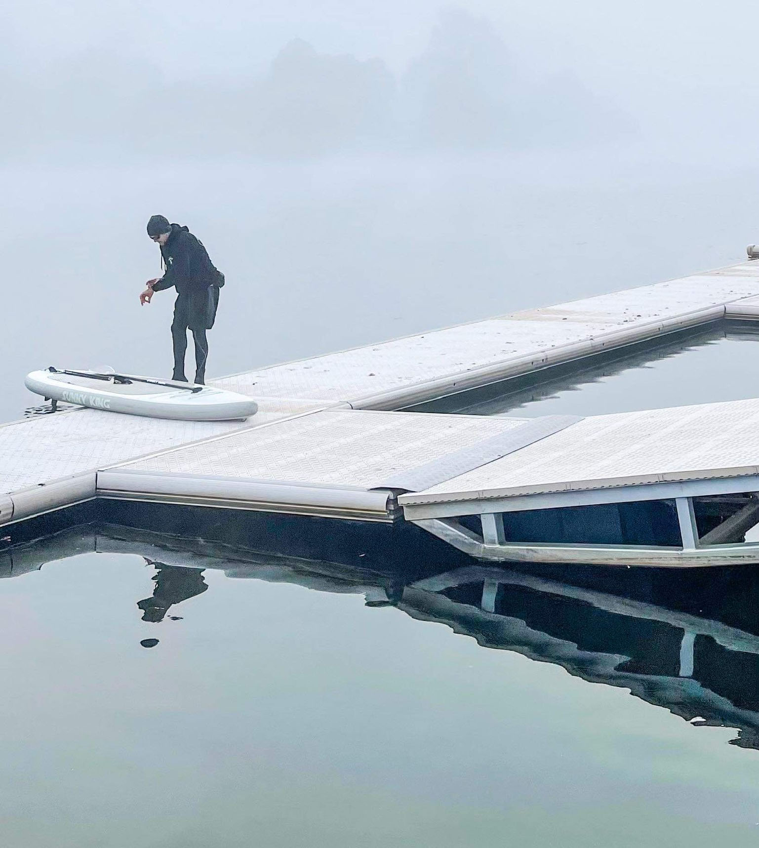 Paddle Boarding Through The Grip of a Tasmanian Winter